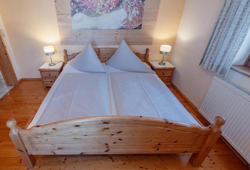 Апартаменты Comfort 2 Спальни, Schullerhof