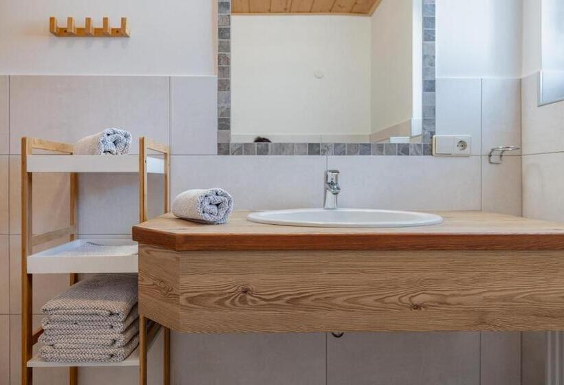 Апартаменты Comfort 2 Спальни, Schullerhof