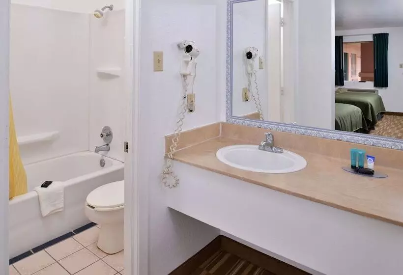 ２ダブルベッドのスタンダードルーム, Americas Best Value Inn Clute