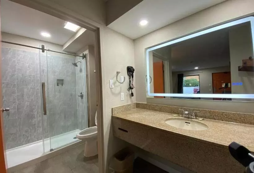 スタンダードルーム, Brentwood Inn & Suites