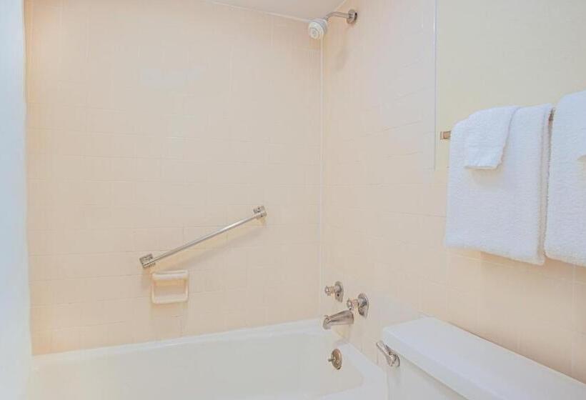 غرفة ديلوكس, Days Inn By Wyndham Bristol Parkway