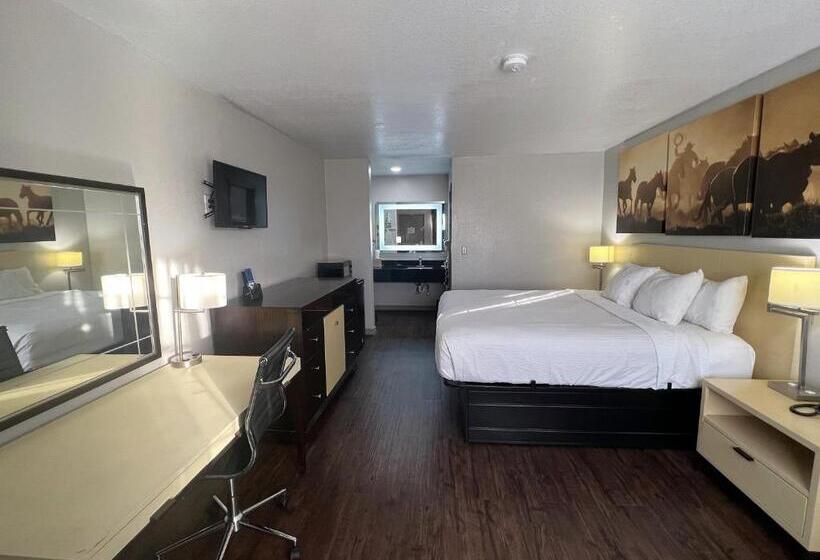 스탠다드 룸 킹사이즈 침대, Days Inn & Suites By Wyndham   Canton First Monday Trade Days