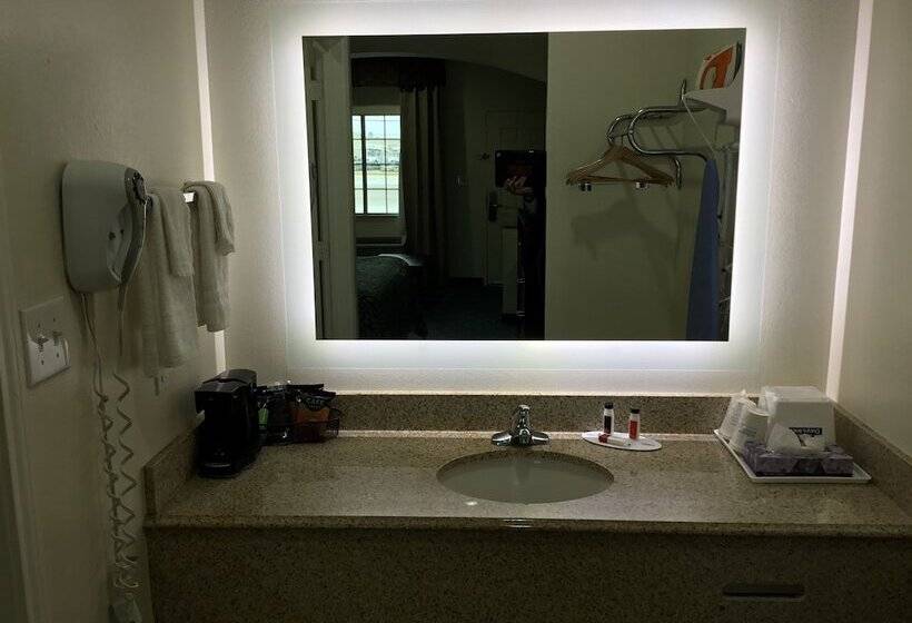 ２ダブルベッドのスタンダードルーム, Days Inn By Wyndham Humble/houston Intercontinental Airport