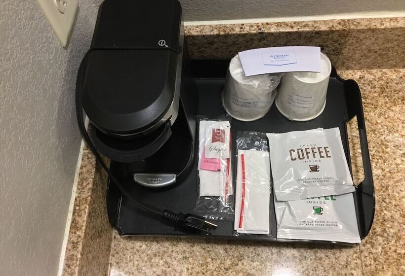 身障者適用スイートルーム, Days Inn By Wyndham Humble/houston Intercontinental Airport