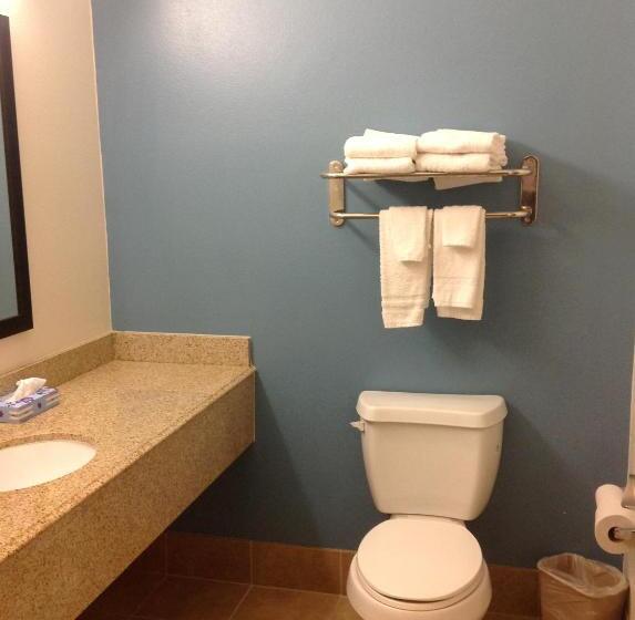 キングサイズベッドのスタンダードルーム, Days Inn By Wyndham Humble/houston Intercontinental Airport