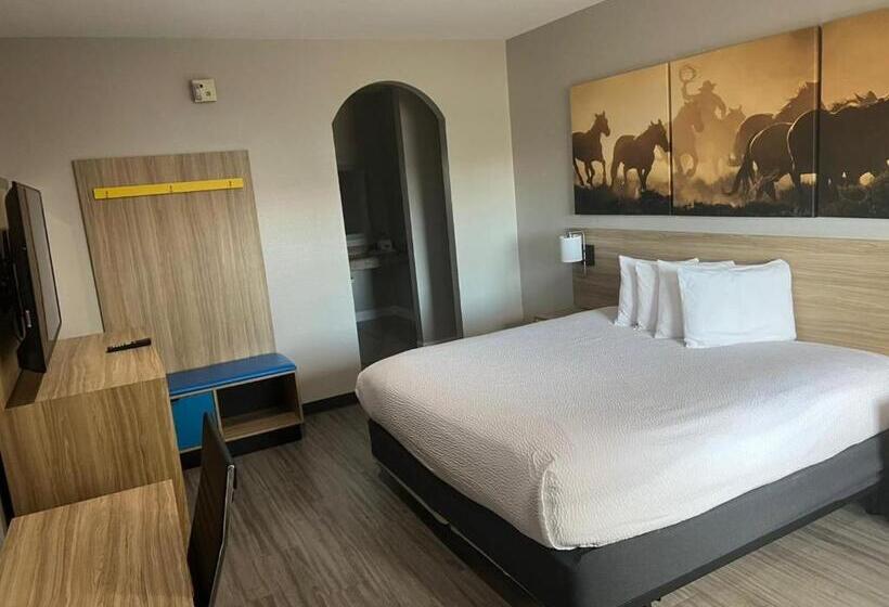 キングサイズベッドのスタンダードルーム, Days Inn By Wyndham Humble/houston Intercontinental Airport