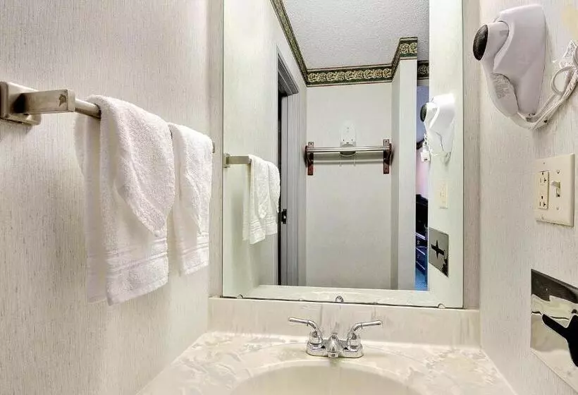 キングサイズベッドのデラックススイート, Days Inn By Wyndham Lisbon