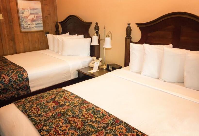 带2个双人床的标准工作室, Days Inn By Wyndham West Allis/milwaukee