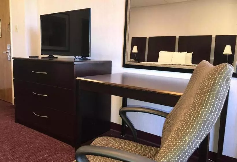 اتاق استاندارد با تخت بزرگ, Knights Inn Longview