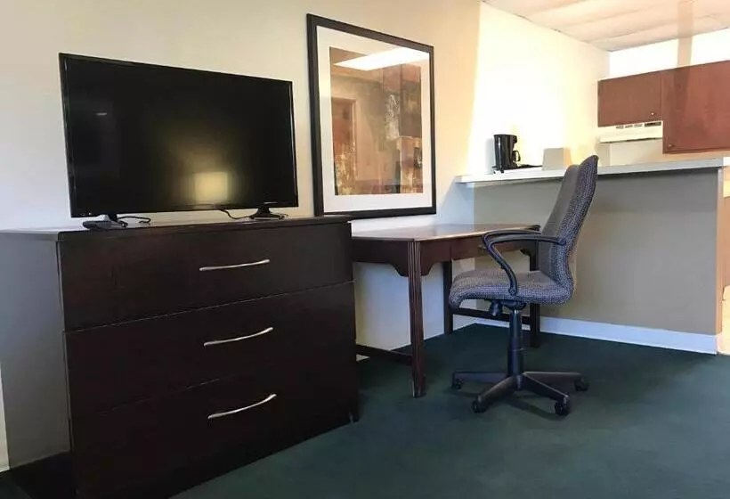 اتاق استاندارد با تخت بزرگ, Knights Inn Longview