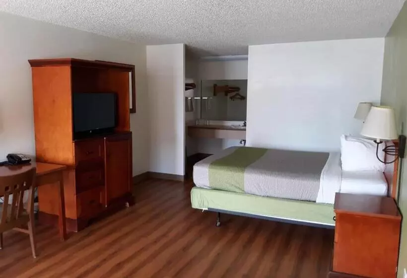 スタンダードルーム, Motel 6 Centralia, WA - East