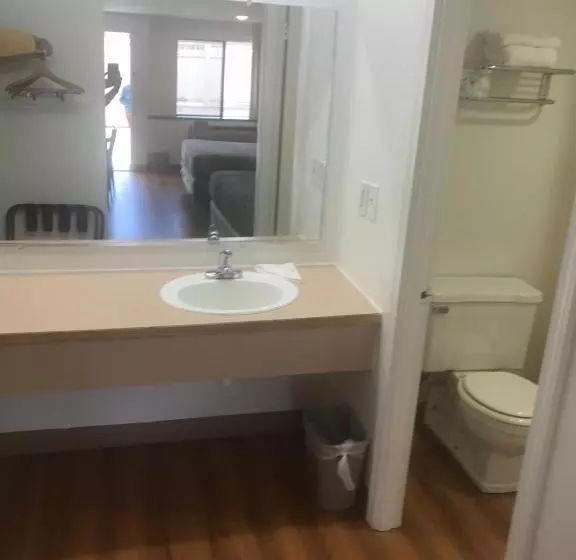 プレミアムルーム, Motel 6 Centralia, WA - East