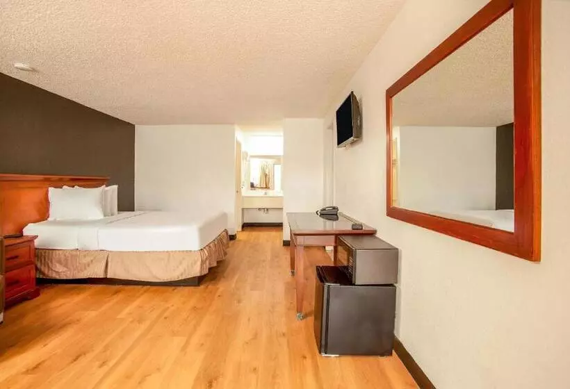 キングサイズベッドのスタンダードルーム, Motel 6 Centralia, WA - East