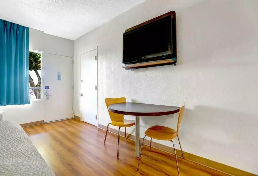 اتاق استاندارد با تخت بزرگ, Motel 6 Jacksonville, Nc