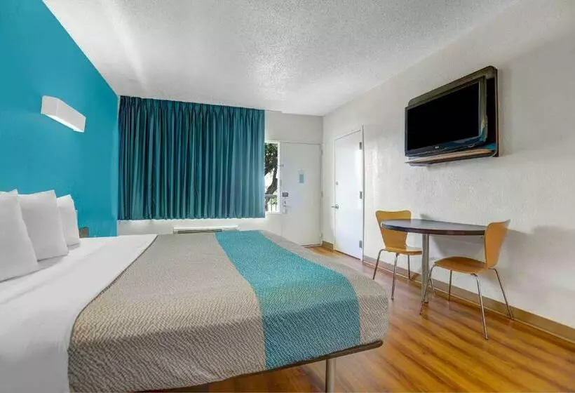 اتاق استاندارد با تخت بزرگ, Motel 6 Jacksonville, Nc