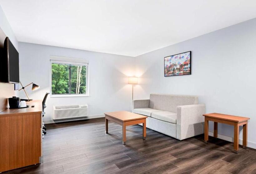 Люкс Кровать Кинг, Best Western Niantic   New London, Mystic Area
