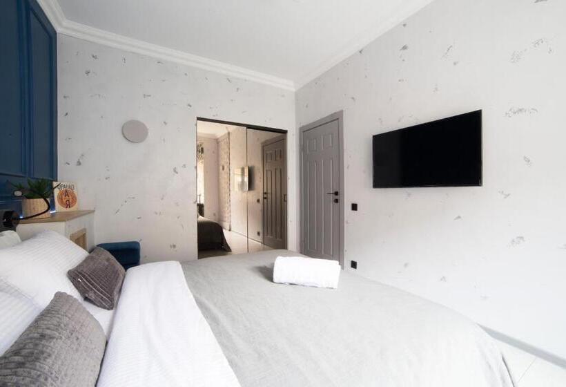 اتاق لوکس چهار تخته, Apart Hotel On Rynok Square