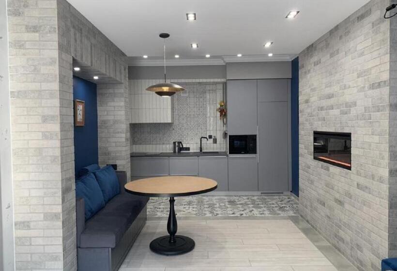 اتاق لوکس چهار تخته, Apart Hotel On Rynok Square