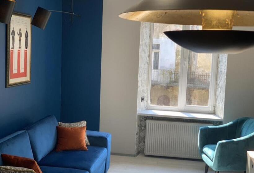 اتاق لوکس چهار تخته, Apart Hotel On Rynok Square