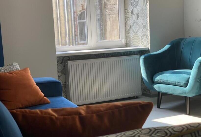 اتاق لوکس چهار تخته, Apart Hotel On Rynok Square