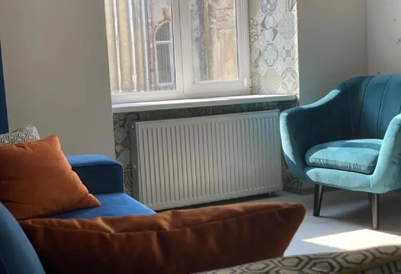 اتاق لوکس چهار تخته, Apart Hotel On Rynok Square