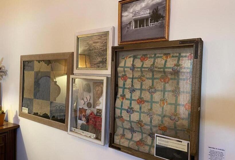 Suite Deluxe, Painted Lady Bed & Brew