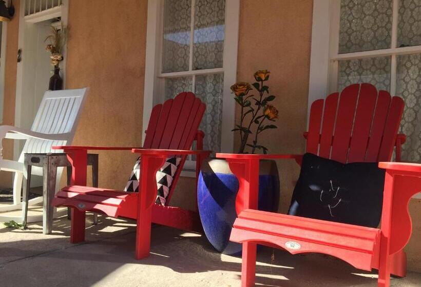 Suite Deluxe, Painted Lady Bed & Brew