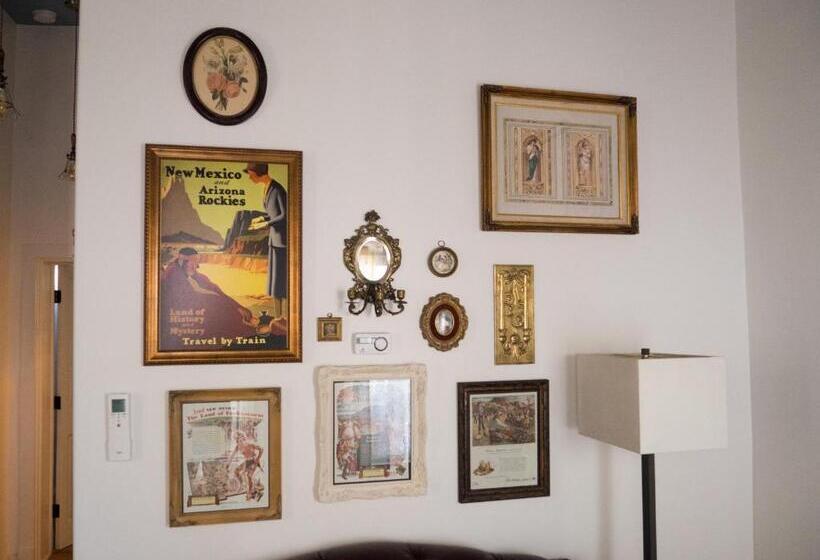 Suite Deluxe, Painted Lady Bed & Brew