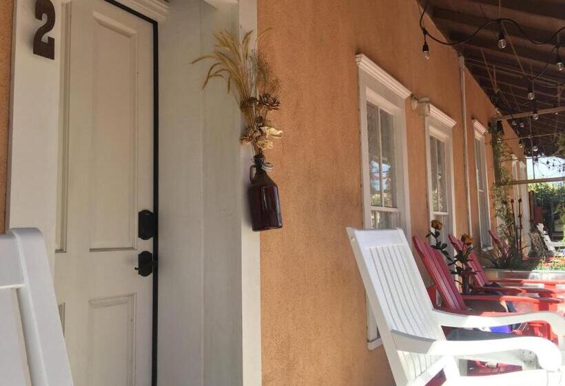 Suite Deluxe, Painted Lady Bed & Brew