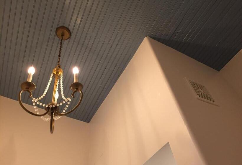 Suite Deluxe, Painted Lady Bed & Brew