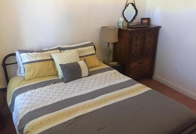 Suite Deluxe, Painted Lady Bed & Brew