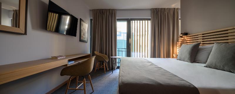 Superior Suite, Fos Downtown Suites