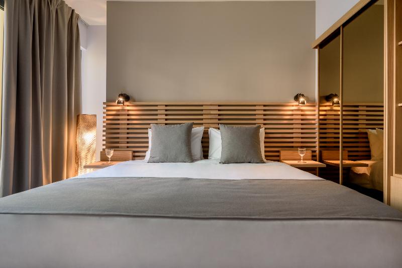 Superior Suite, Fos Downtown Suites