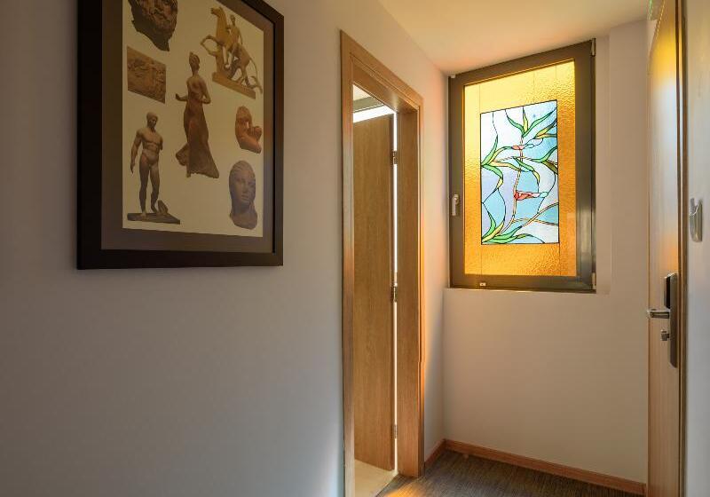 Lakosztály, Fos Downtown Suites