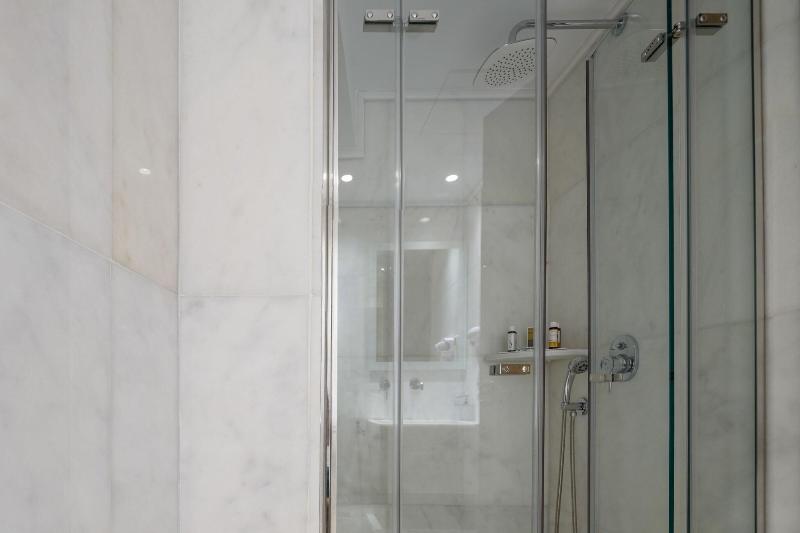 Deluxe Szoba, Fos Downtown Suites