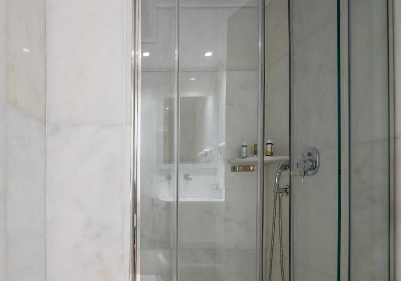 Superior Suite, Fos Downtown Suites