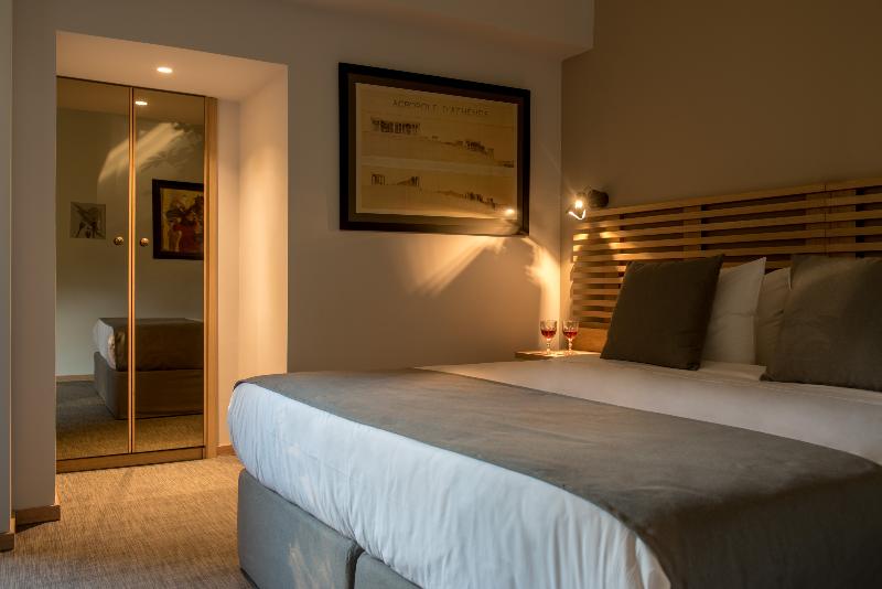 Deluxe Szoba, Fos Downtown Suites