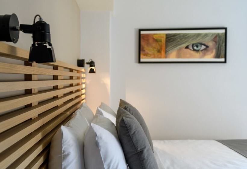 Deluxe Szoba, Fos Downtown Suites