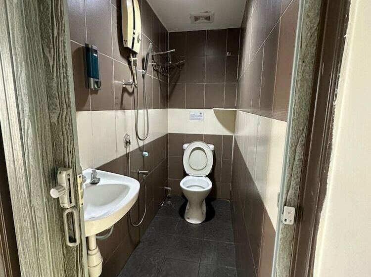 Quarto Triplo Superior, Inap Sri Gombak