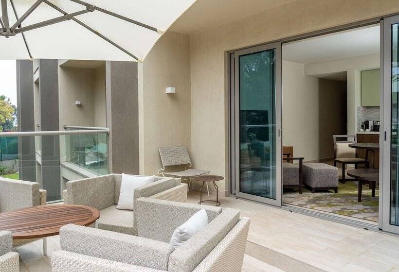 주니어 스위트 공원 전망, Radisson Blu Hotel & Residence Nairobi Arboretum