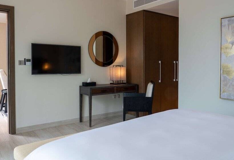 اتاق سوپریور با چشم‌انداز استخر, Radisson Blu Hotel & Residence Nairobi Arboretum