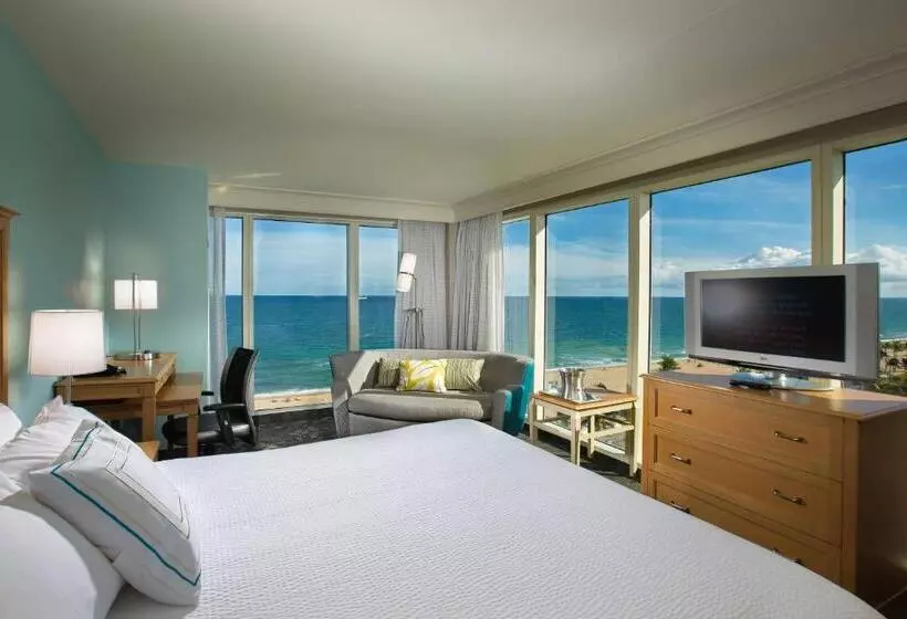キングサイズベッドのスタンダードルーム, Courtyard by Marriott Fort Lauderdale Beach