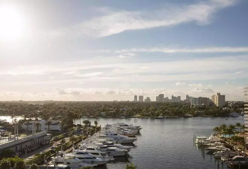 身障者適用キングサイズベッドルーム, Courtyard by Marriott Fort Lauderdale Beach