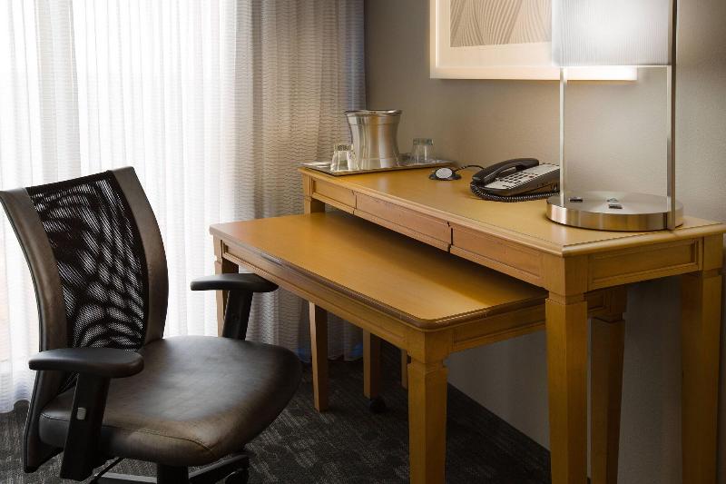オーシャンビュースタンダードルーム, Courtyard by Marriott Fort Lauderdale Beach