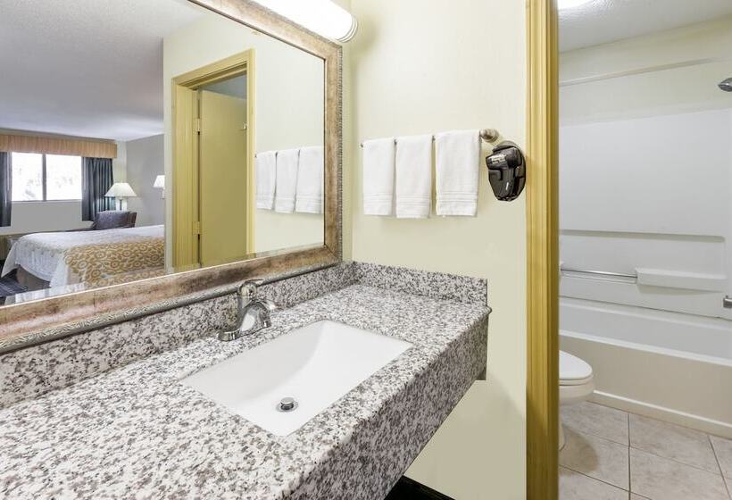 2ダブルベッドのスタンダードルーム, Days Inn By Wyndham Kent Akron