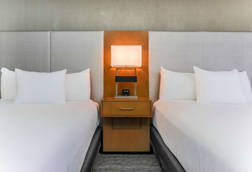 חדר סטנדרט שתי מיטות זוגיות, Doubletree By Hilton Atlanta Airport