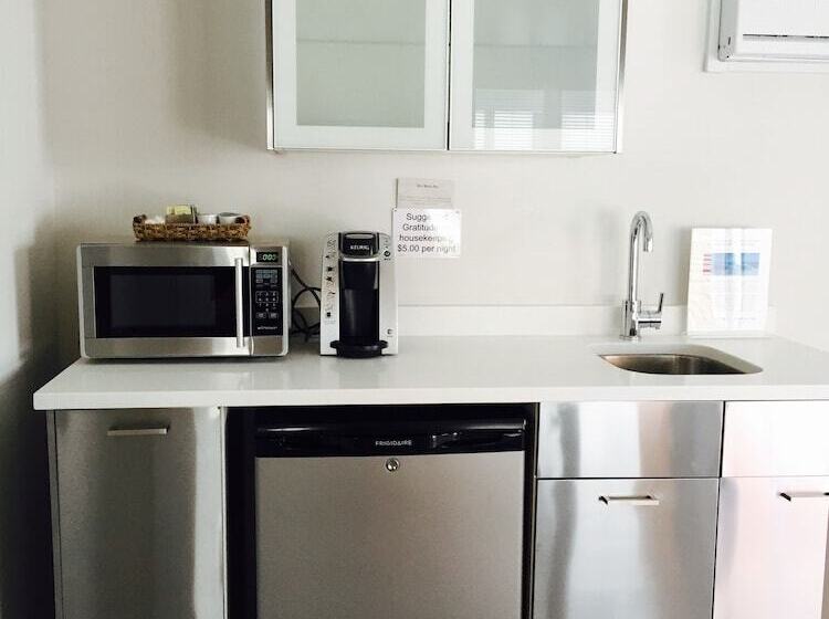 סוויטה, The Drake Inn