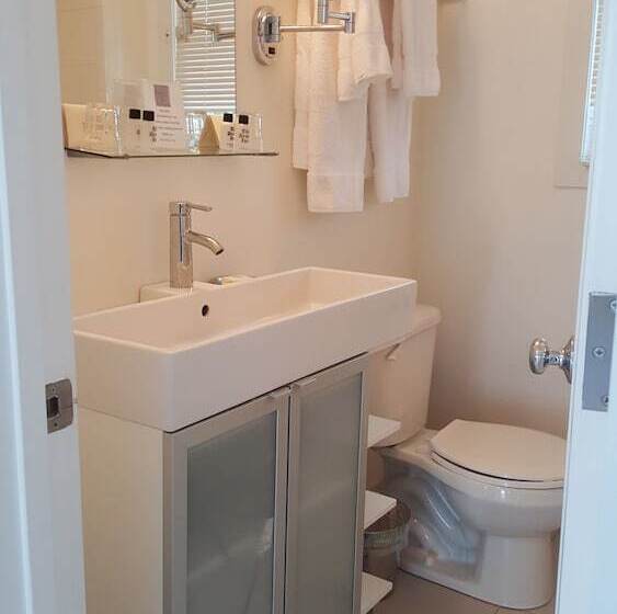 סוויטת 2 חדרי שינה, The Drake Inn