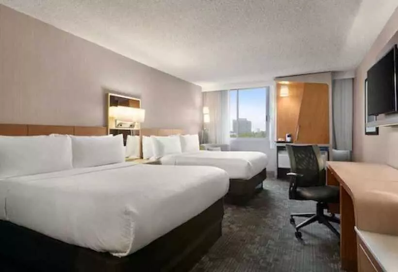 ２ダブルベッドのスタンダードルーム, Wyndham Garden At Niagara Falls