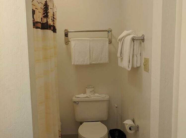 스탠다드 스튜디오, Donner Lake Village